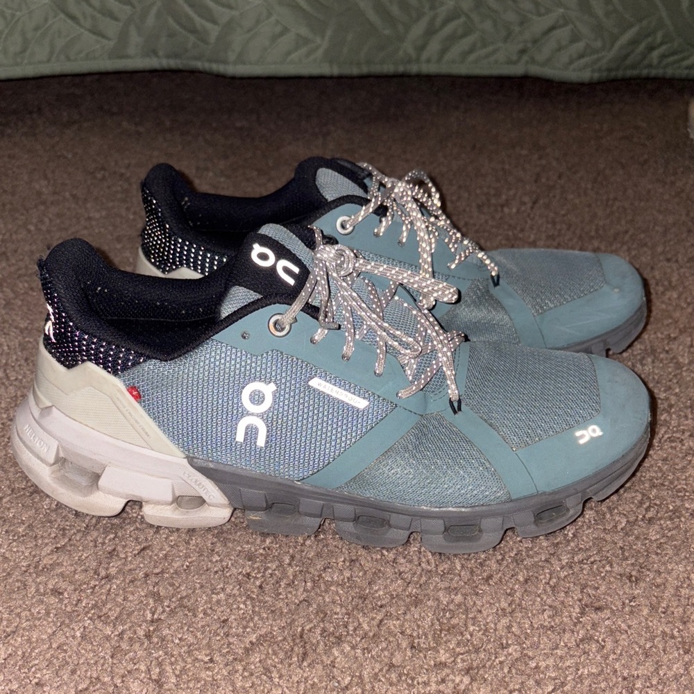 On Clouds  Women's Sneakers